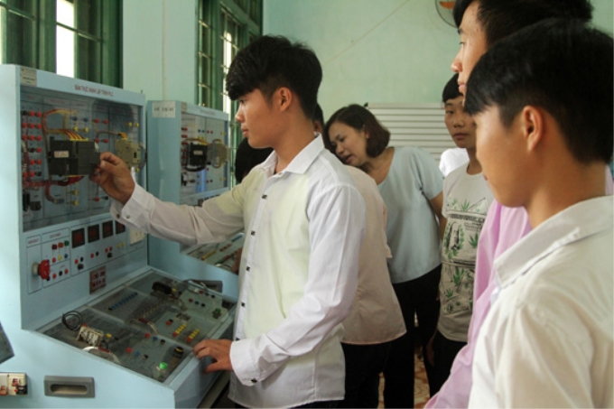 Một buổi học văn hóa, một buổi học nghề sẽ giúp học sinh vùng cao giảm thời gian và chi phí học tập.